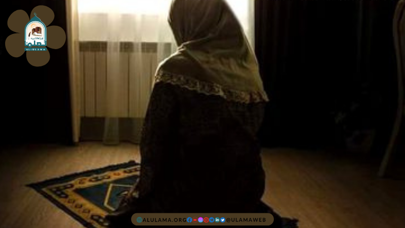 مردوں کی موجودگی میں عورت کا نقاب میں نماز پڑھنا